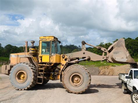 Front end loader stock photo. Image of dozer, machinery - 5508612