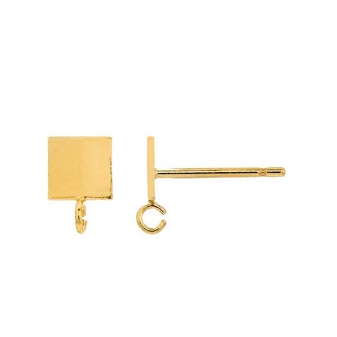 This 14 20 Yellow Gold Filled Earring Features A Solid Square Design