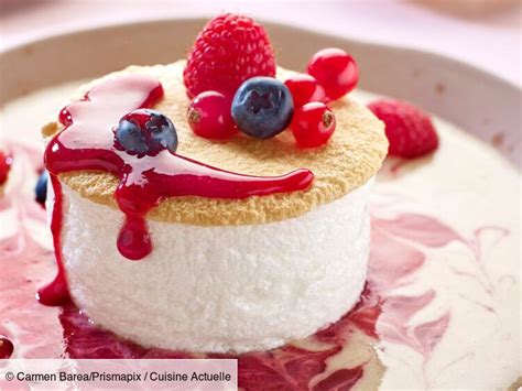 Le Flottante Aux Fruits Rouges Facile D Couvrez Les Recettes De