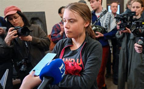 Euros Damende Pour La Militante Cologiste Greta Thunberg