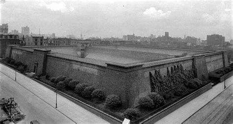 Croton Reservoir Reservoir Sidewalk Nyc New York America Park