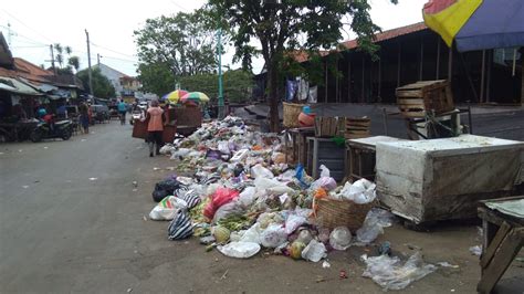 Pasar Darurat Sampah Pengelola Pasar Kelimpungan Tangani Sampah Apa