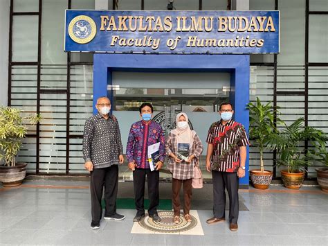 GURU BAHASA INGGRIS SMA NEGERI 2 SUMENEP KUNJUNGI FAKULTAS ILMU BUDAYA