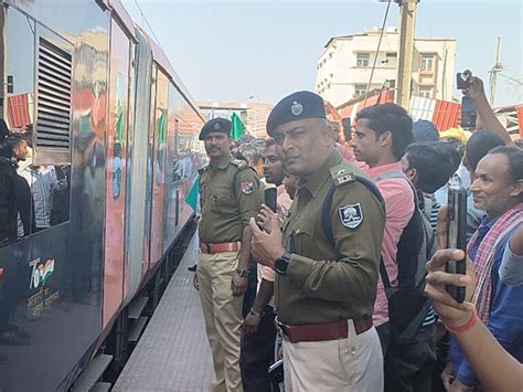 Ranchi Varanasi Vande Bharat Train Flagged Off By Tourism Minister In