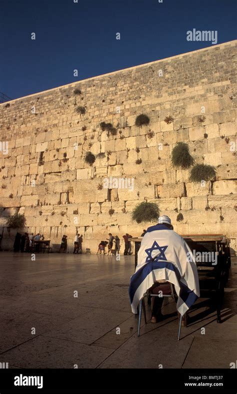 Israel, Jerusalem, a prayer by the Western Wall Stock Photo - Alamy