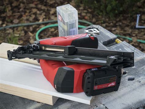 Milwaukee M18 15-gauge Angled Finish Nailer Review | PTR