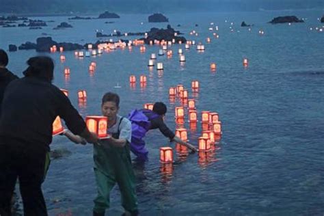 奥尻島で津波犠牲者ら弔う 北海道南西沖地震30年 高知新聞