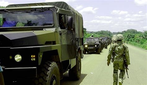 Rdc Soldats Tanzaniens Tu S Par Un Tir De Mortier Yop L Frii