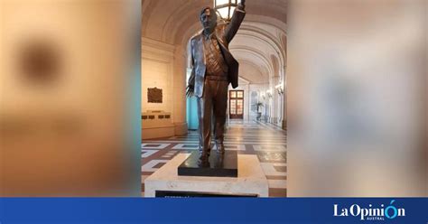 La UNASUR decidió sacar la estatua de Néstor Kirchner del CCK para