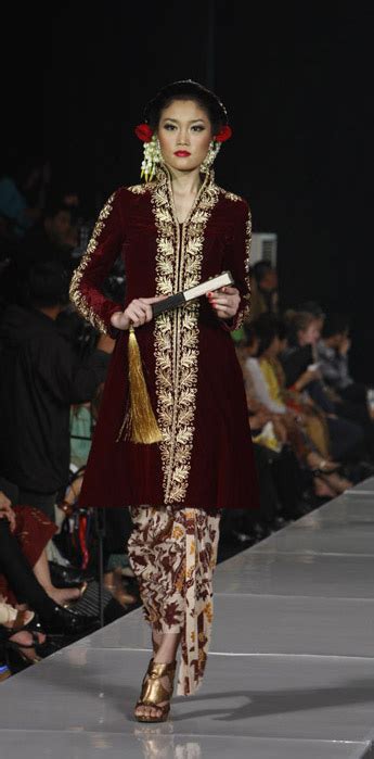 Fashmagz Jakarta Fashion Week 20102011 Kebaya Collections