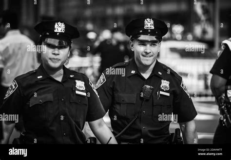 New York Usa Sep 21 2017 Police Officers Performing His Duties On