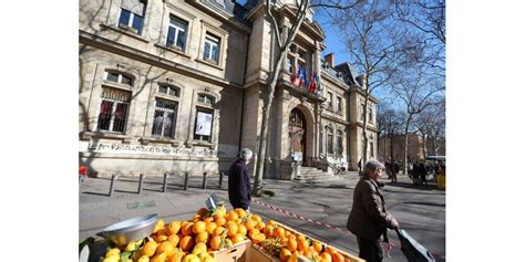 Lyon Croix Rousse fermée après avoir été incendiée et saccagée la