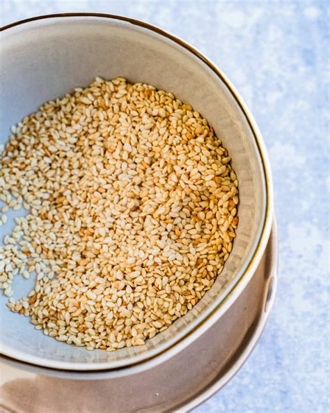 How To Toast Sesame Seeds 2 Ways A Couple Cooks