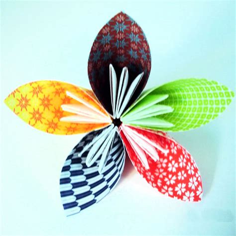 Easy Origami Flower - Learn How To Make Origami Flowers