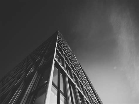 Download Wallpaper 1400x1050 Building Architecture Black And White