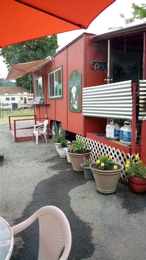 J's Bistro Wagon - Restaurant | 26 Talent Ave, Talent, OR 97540, USA