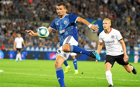 Ligue Europa Strasbourg assure lessentiel face à Francfort Le