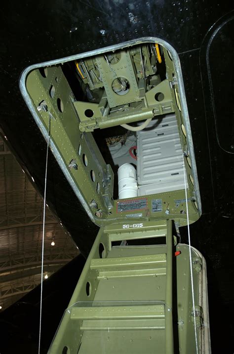 The b52 cockpit has a secret feature pilots rarely mention 3