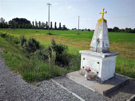 Cippo Ai Caduti Delleccidio Di Bondanello Di Castel Maggiore BO