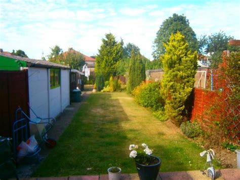 3 Bedroom Semi Detached House For Sale In Fairdale Gardens Hayes Ub3