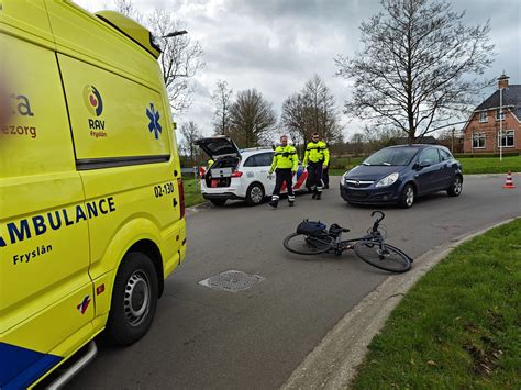 Fotonieuws Fietsster gewond bij aanrijding op Wyldpaed West WâldNet