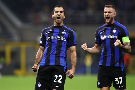 Photo Inter Milan Midfielder Henrikh Mkhitaryan Celebrates Derby Win