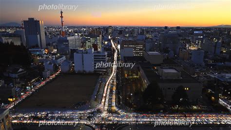 栃木県庁15階展望ロビーからの宇都宮市の夕景と車の航跡 写真素材 [ 7311708 ] フォトライブラリー Photolibrary