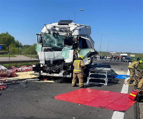 Wypadek na S8 w kierunku Białegostoku Droga zablokowana na jezdni