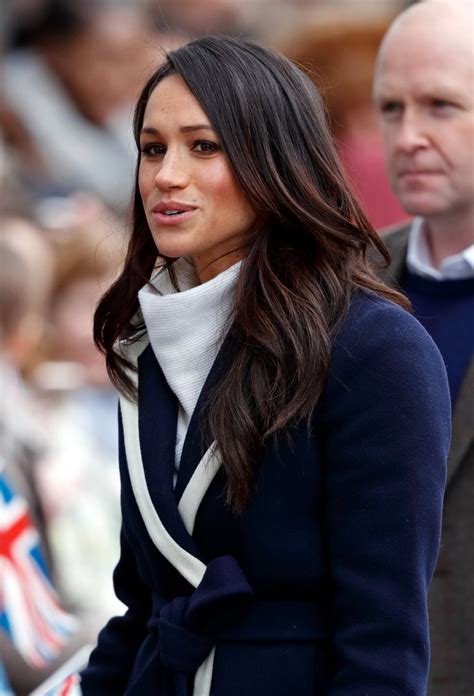 Meghan Markle's Red Highlights | Meghan markle hair, Black hair with ...