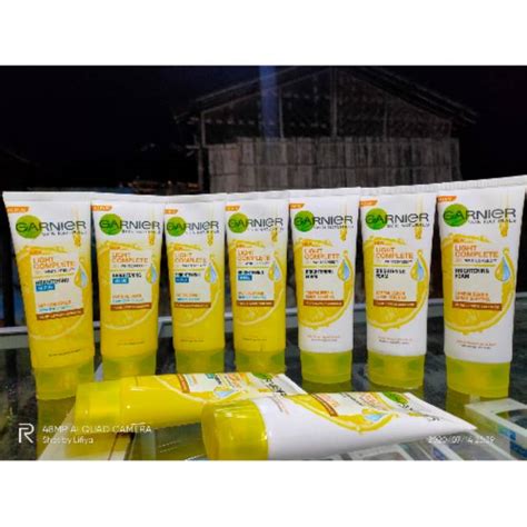 Jual Garnier Light Complete Scrub Foam 100 Ml Shopee Indonesia