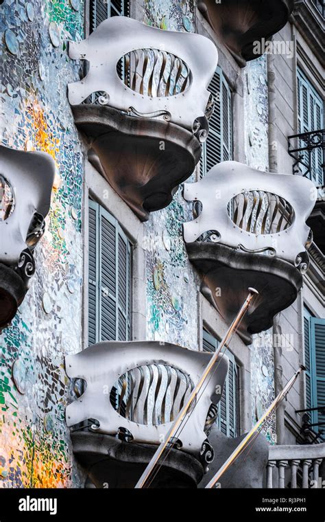 Fachada De La Casa Batll Por El Arquitecto Antoni Gaud Barcelona