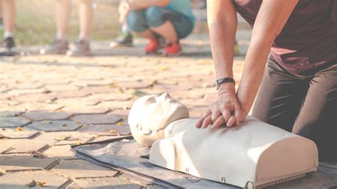 CPR for Seniors: How Tampa Involves Elders in First Aid