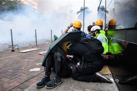 Hong Kong Protests Police Surround Protesters At University Cnn