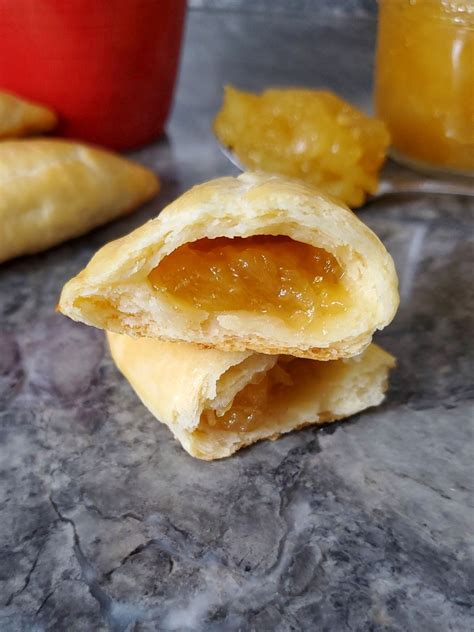 Pineapple Empanadas (Empanadas de Piña) - La Saucy Kitchen