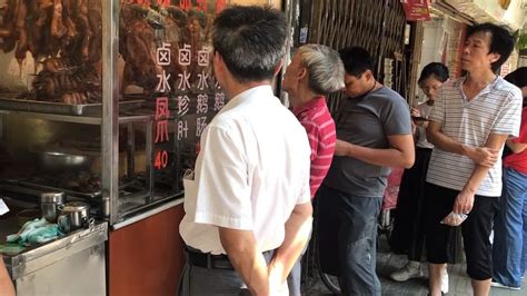 广州荔湾人气最旺烧腊店，1斤烧鹅58元，开店40年，顾客排到路边 Youtube