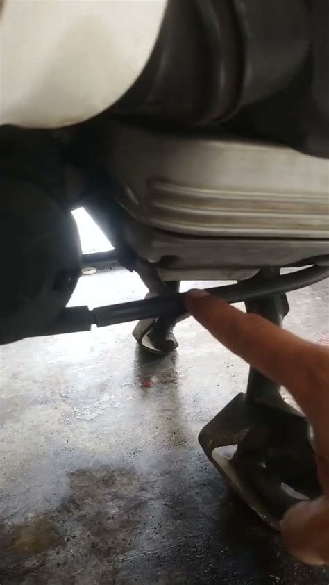 Cara Pasang Penyangga Kabel Rem Belakang Vespa Matic Yang Benar