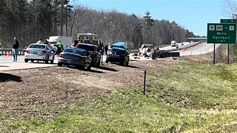 I 95 Woman Dead In Rollover Crash That Shut I 95 In Wells Maine