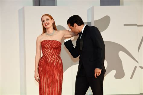 Jessica Chastain Oscar Isaac Have Unreal Red Carpet Chemistry Marie