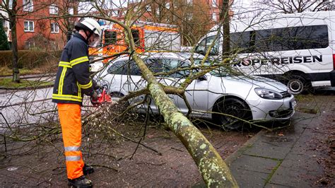 Tief Zoltan Schwere Sturmfluten Erwartet Bahn Und F Hrverkehr