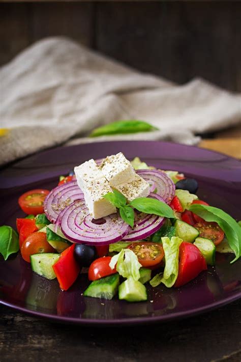 Griekse Salade Met Verse Tomaat Komkommer Rode Ui Basilicum Sla