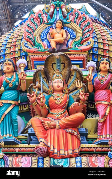 Sri Mariamman Temple Singapore Stock Photo Alamy