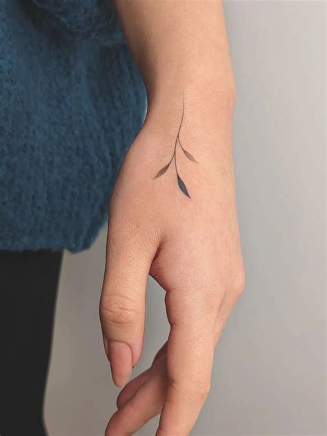 Simple And Small Tattoos Ideas For Women