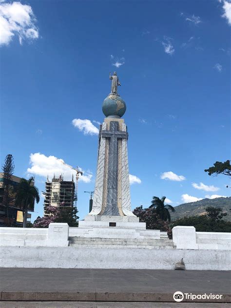 El Salvador Del Mundo Monument