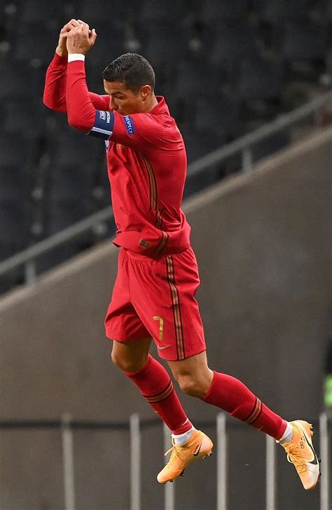 Ligue Des Nations Le Portugal Domine La Suède Ronaldo Passe La Barre