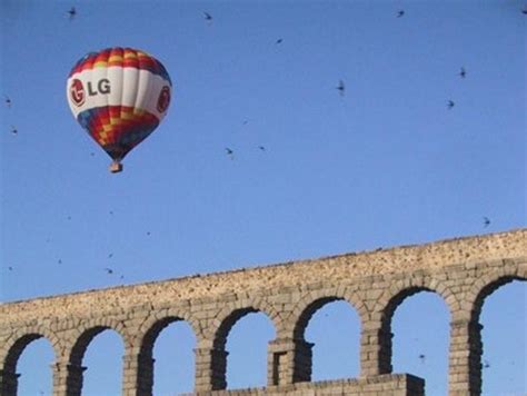 2023 Hot Air Balloon Ride Over Segovia With Optional Transport From Madrid