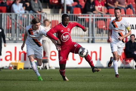 Jong City Neemt Het Thuis Op Tegen Kampioen Almere City FC