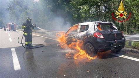 Auto In Fiamme Tra Anzola E Pieve Vergonte Superstrada Dellossola