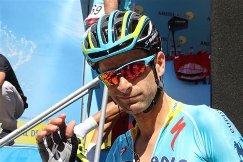 Photo Michele Scarponi Lors De La Vuelta Le Coureur Cycliste