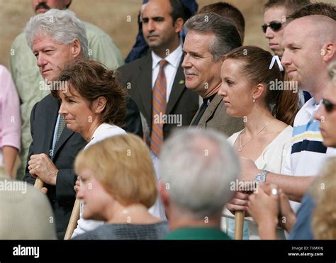 Standing In A Circle Former President Bill Clinton L And Dawn Anna