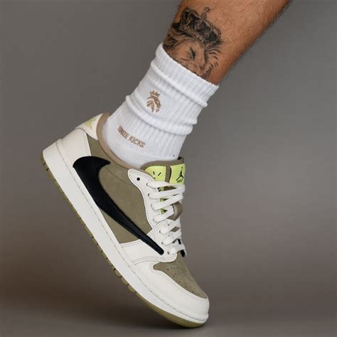 Travis Scott x Air Jordan 1 Low "Olive" | On-Foot Look | Sneaktorious